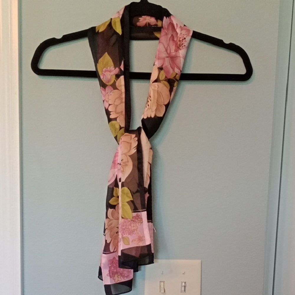 Liz Claiborne Pink and Cream Floral Scarf